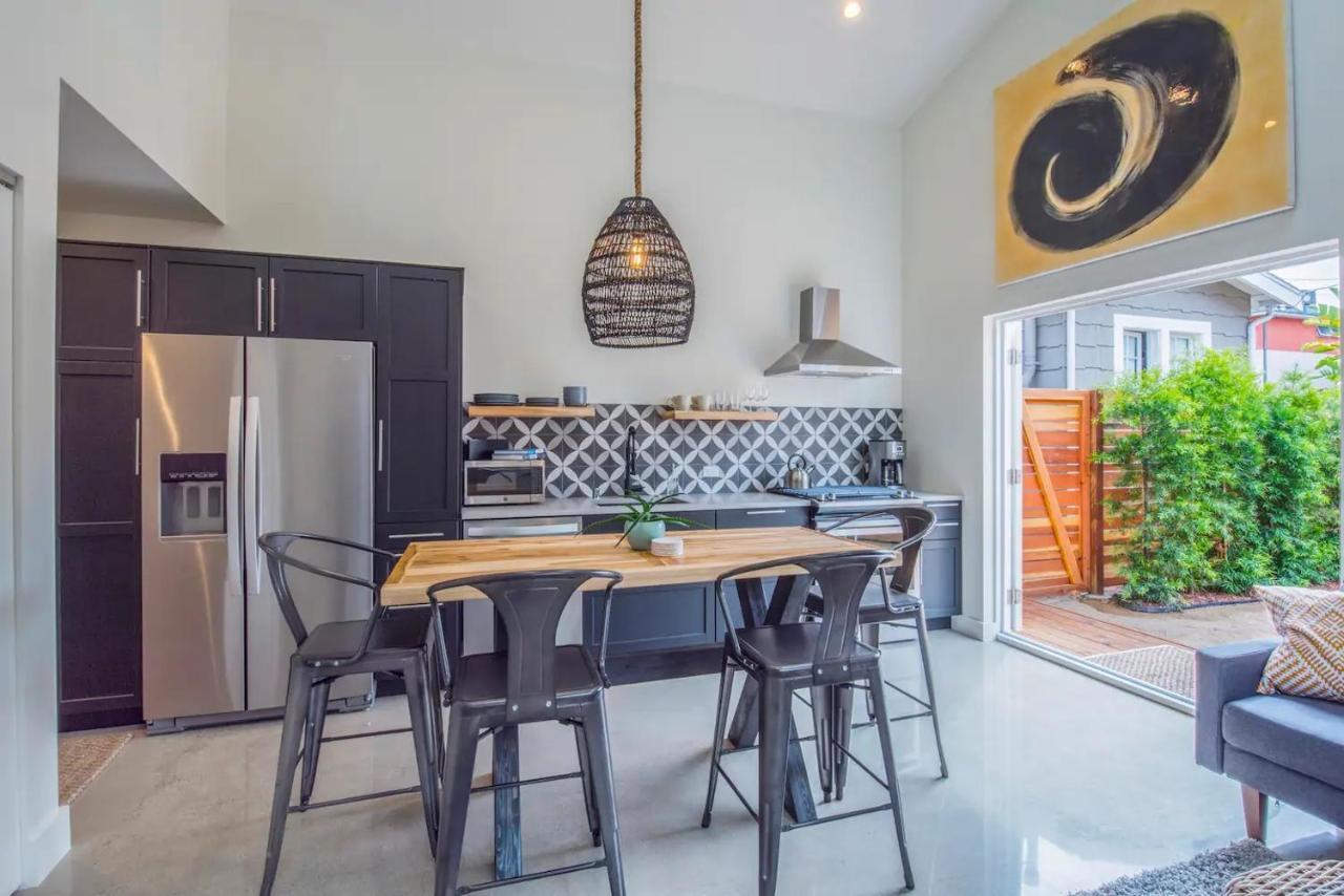 Venice Close To Abbot Kinney * Los Angeles